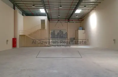 مستودع - استوديو - 2 حمامات للايجار في أم درع - أم القيوين