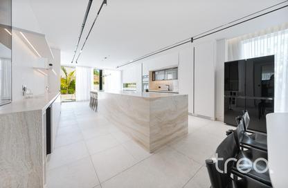 Villa - 5 Bedrooms - 6 Bathrooms for sale in Meadows 9 - Meadows - Dubai