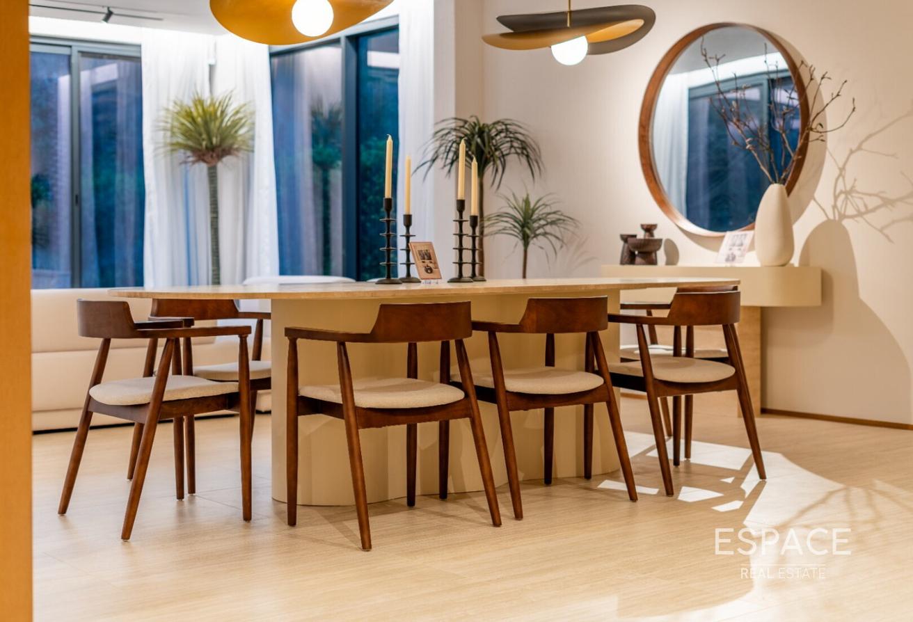 Smart Home - Luxury Furnishing - Must See photo 6