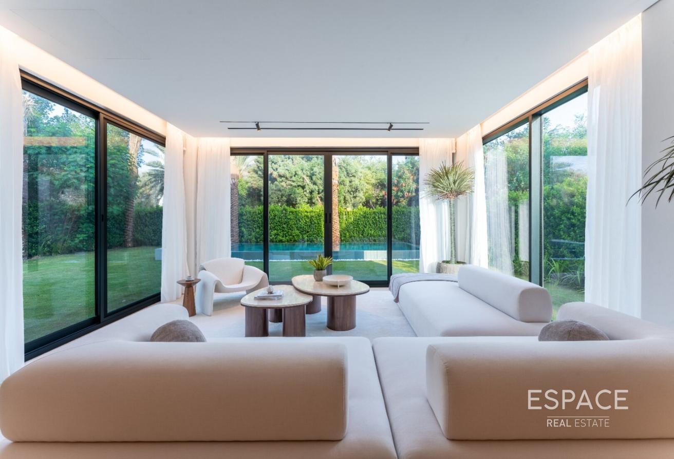 Smart Home - Luxury Furnishing - Must See photo 4