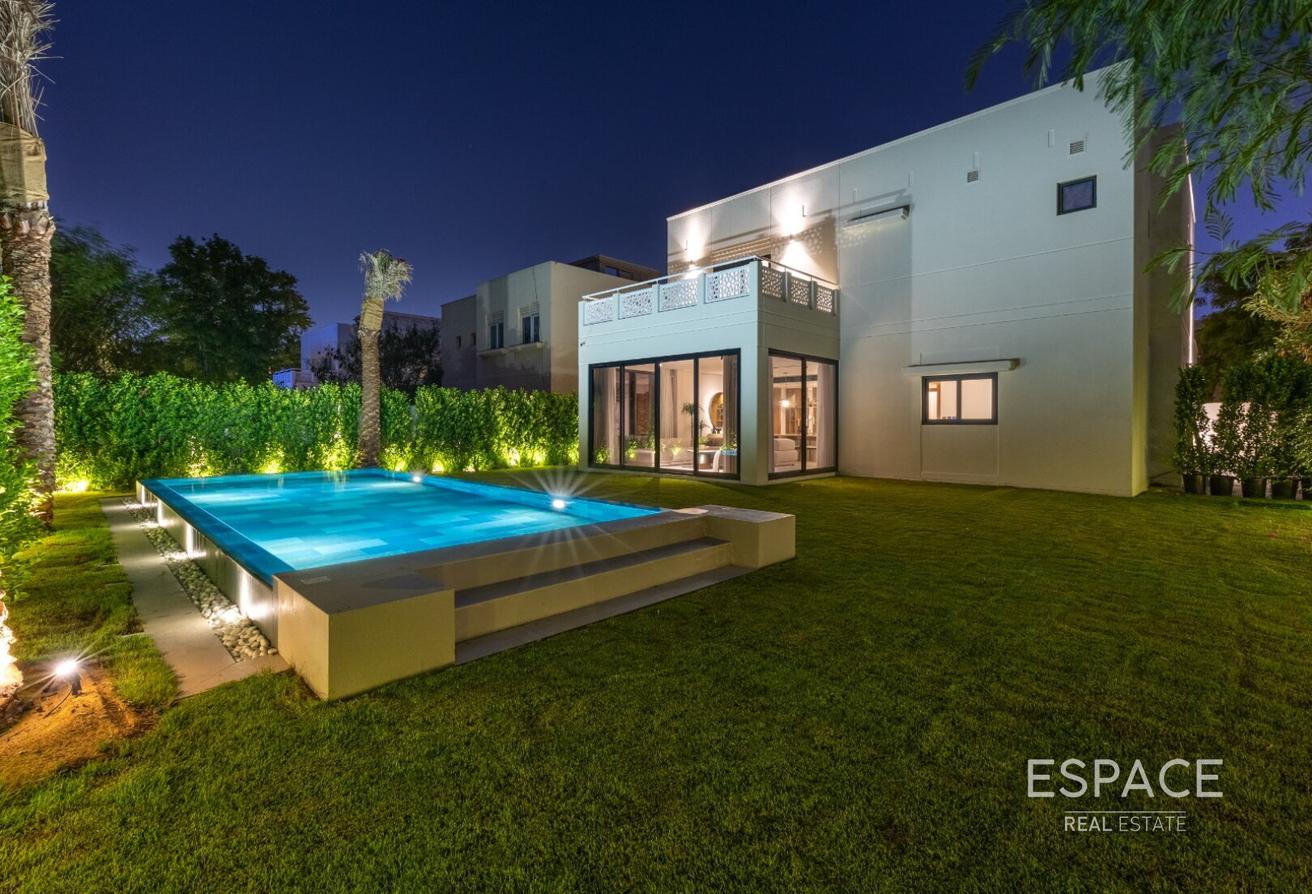 Smart Home - Luxury Furnishing - Must See photo 20