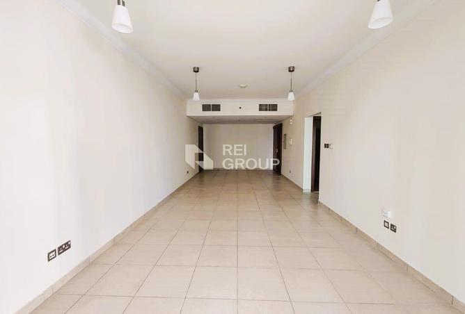 73846386 - Property Image 3