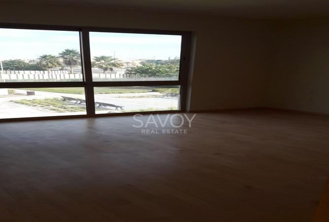 Hot Deal | Single Row / Corner | Spacious 4BR TH — photo 3