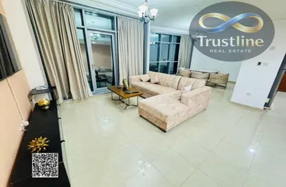 شقة - 2 غرف نوم - 2 حمامات للايجار في مساكن كورنيش عجمان - طريق كورنيش عجمان - عجمان