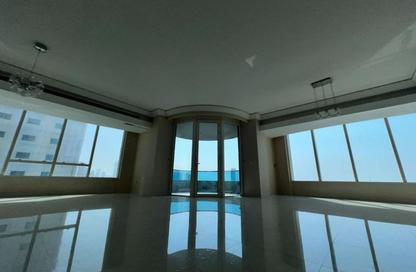 Apartment - 3 Bedrooms - 4 Bathrooms for sale in Blue Tower - Al Majaz 3 - Al Majaz - Sharjah