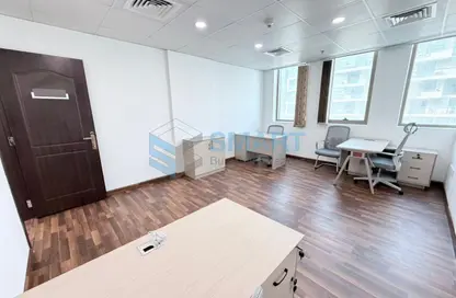 مركز أعمال - استوديو - 3 حمامات للايجار في المرقبات - ديرة - دبي