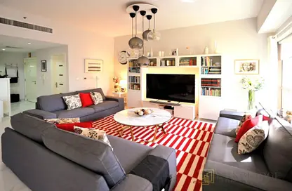 Apartment - 2 Bedrooms - 3 Bathrooms for rent in Rimal 1 - Rimal - Jumeirah Beach Residence - Dubai