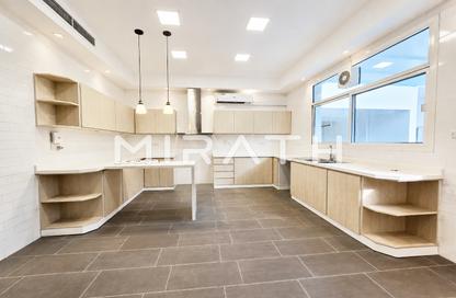 Villa - 5 - 5 for rent in Umm Suqeim 1 Villas - Umm Suqeim 1 - Umm Suqeim - Dubai
