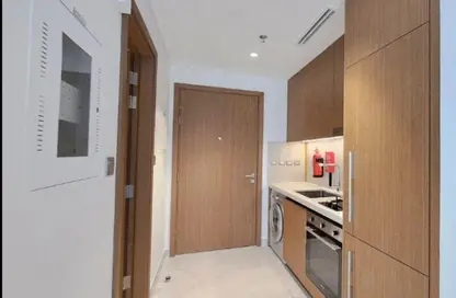 شقة - غرفة نوم - 1 حمام للايجار في عزيزي بيتش واحة 2 - ستوديو سيتي - دبي