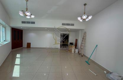Apartment - 2 Bedrooms - 2 Bathrooms for rent in Al Majaz 2 - Al Majaz - Sharjah Apartment - 2 Bedrooms - 2 Bathrooms for rent in Al Majaz 2 - Al Majaz - Sharjah