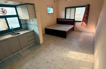 Apartment - Studio - 1 Bathroom for rent in Al Nabaa Building - Al Naba'ah - Al Sharq - Sharjah