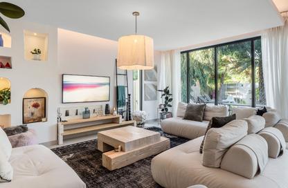 Villa - 5 - 6 for sale in Meadows 2 - Meadows - Dubai