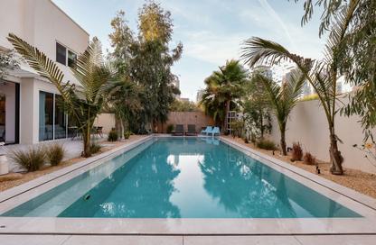 Villa - 5 - 6 for sale in Meadows 2 - Meadows - Dubai Villa - 5 - 6 for sale in Meadows 2 - Meadows - Dubai