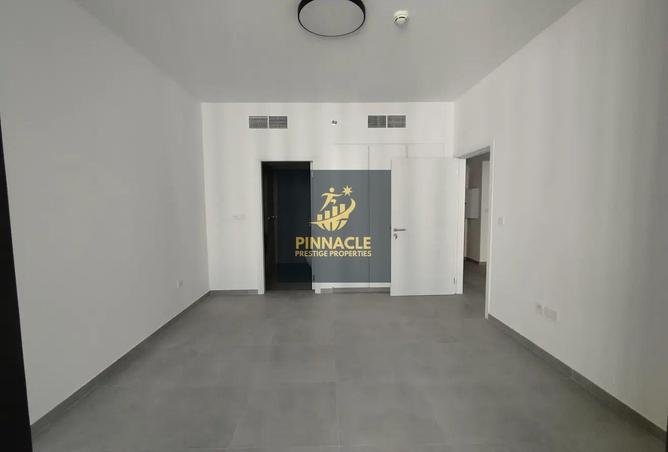 2Oz6x8VBbfc - صورة العقار 2