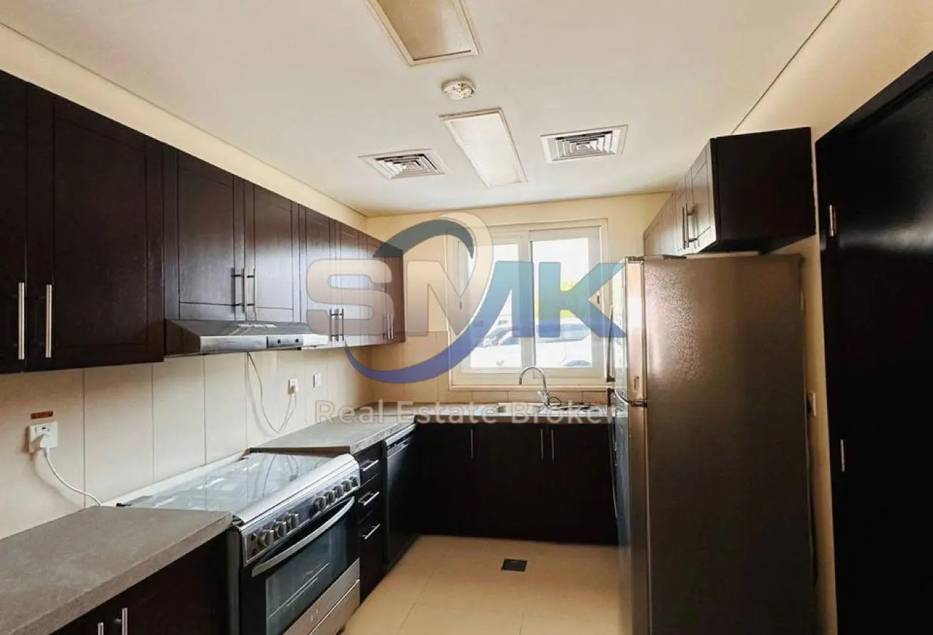 83652327 - Property Main Image