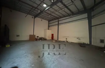 Warehouse - Studio - 1 Bathroom for rent in Al Sajaa - Sharjah