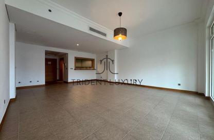 Apartment - 1 Bedroom - 2 Bathrooms for rent in Al Sarrood - Shoreline Apartments - Palm Jumeirah - Dubai