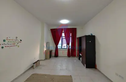 Apartment - 1 Bathroom for rent in Palace Tower 2 - Palace Towers - Dubai Silicon Oasis - Dubai