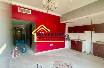 Apartment - Studio - 1 Bathroom for rent in Budaniq 9 Building - Budaniq - Al Qasimia - Sharjah
