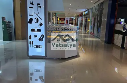 Shop - Studio for rent in Midtown Central Majan - Majan - Dubai Land - Dubai