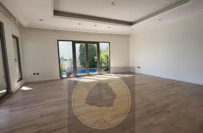 Villa - 4 Bedrooms - 6 Bathrooms for rent in Garden Homes Frond E - Garden Homes - Palm Jumeirah - Dubai