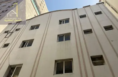 عمارة بالكامل - استوديو - 8 حمامات للبيع في المجرة - الشرق - الشارقة