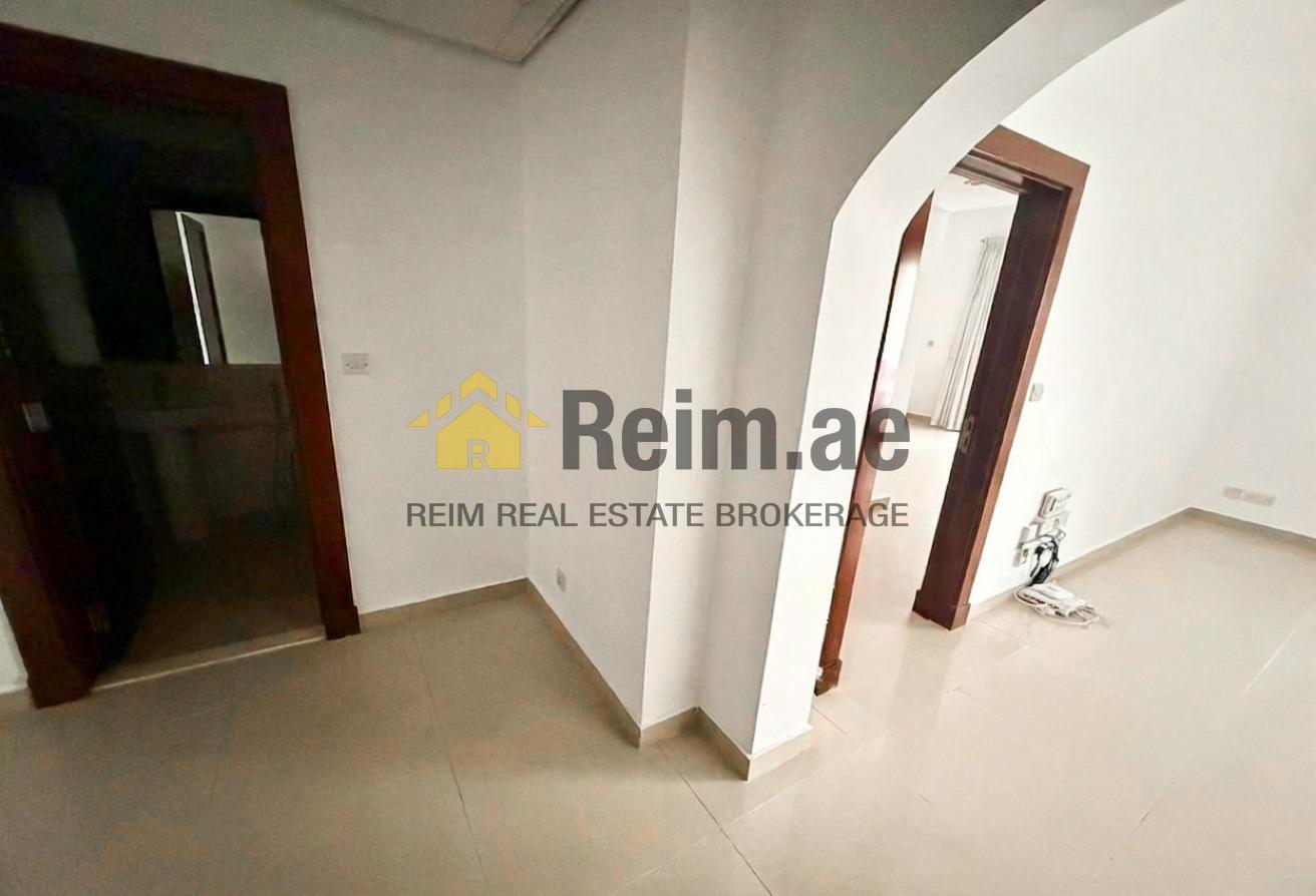 Spacious Layout | Well Maintained | Prime Location photo 9