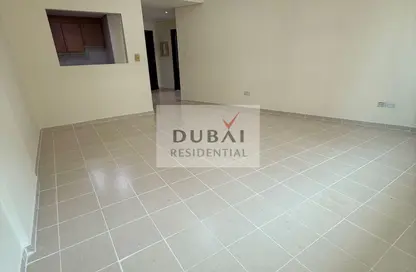 Apartment - Studio - 1 Bathroom for rent in The Gardens Buildings - The Gardens - Dubai Apartment - Studio - 1 Bathroom for rent in The Gardens Buildings - The Gardens - Dubai