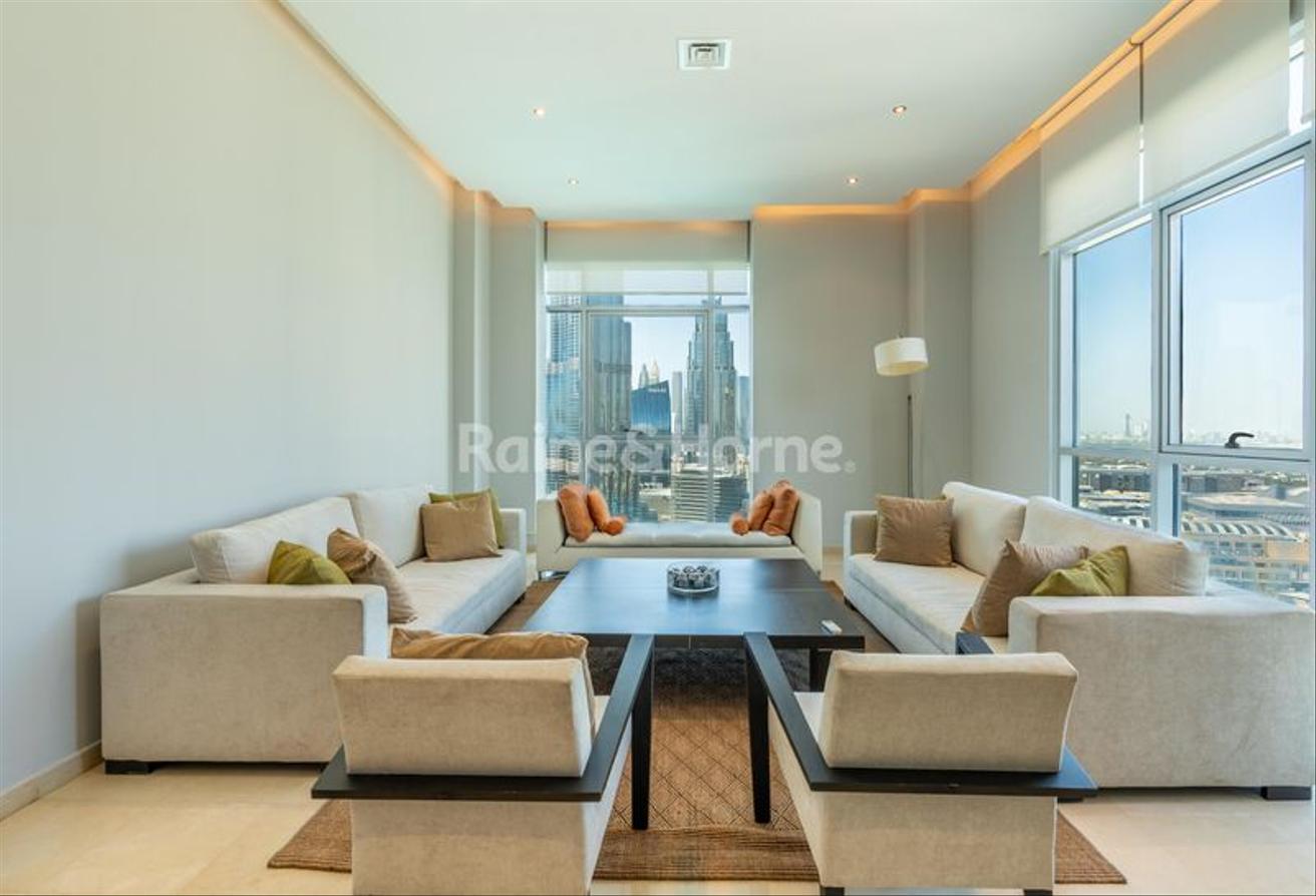 Penthouse | 4 bed+ study | Full Burj View photo 2