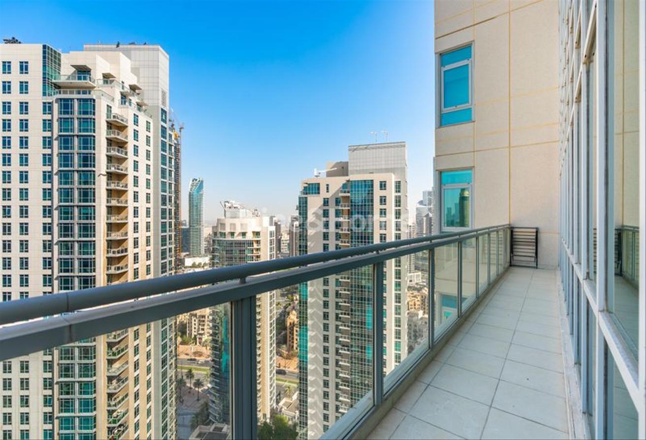 Penthouse | 4 bed+ study | Full Burj View photo 23