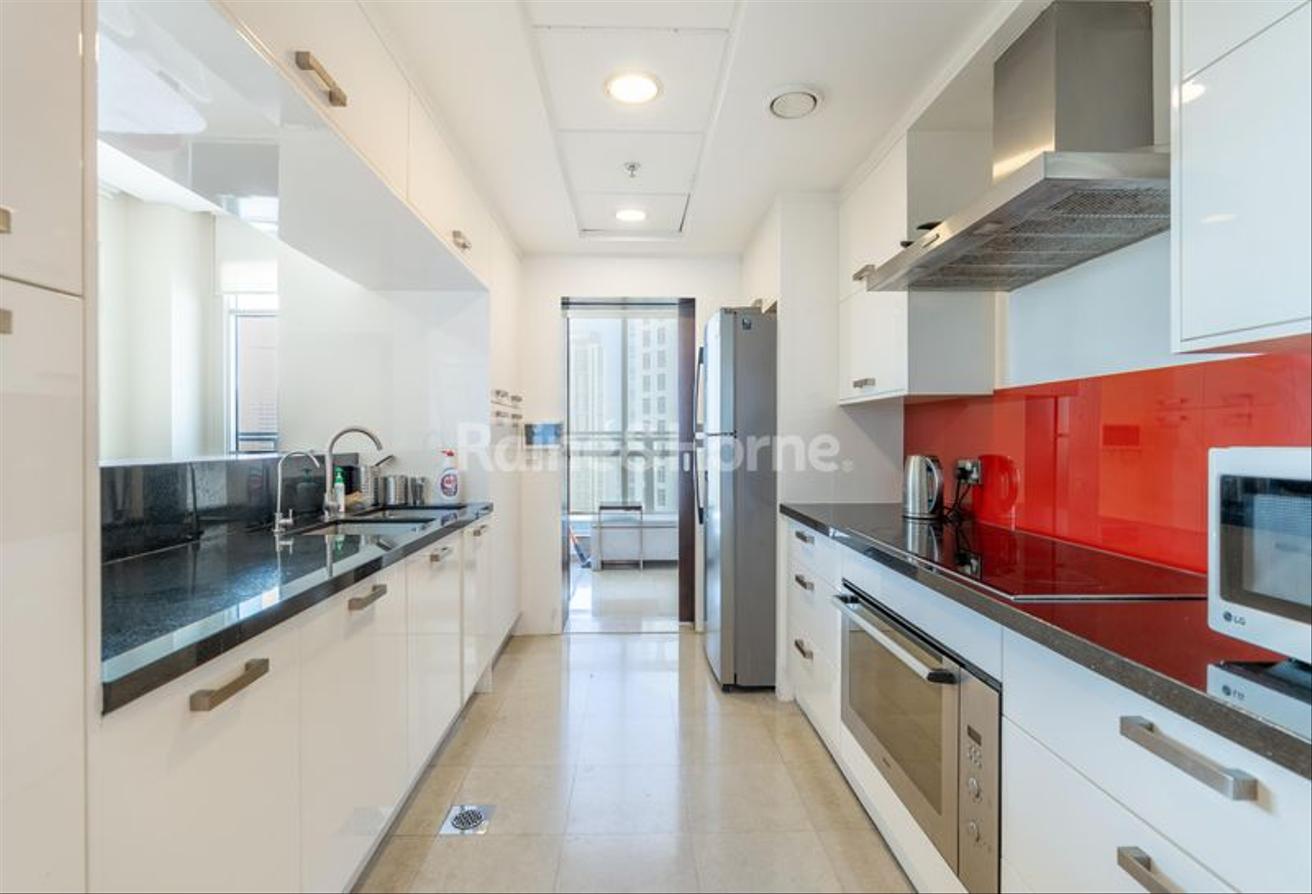 Penthouse | 4 bed+ study | Full Burj View photo 4