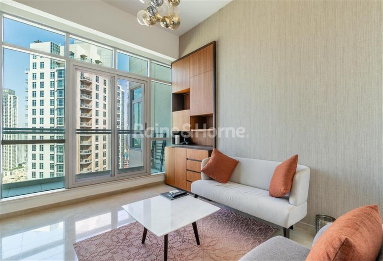 Penthouse | 4 bed+ study | Full Burj View photo 8