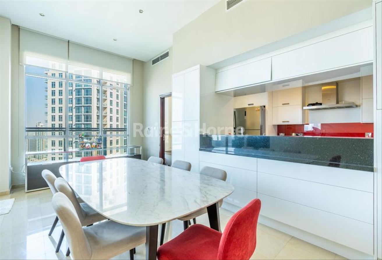 Penthouse | 4 bed+ study | Full Burj View photo 5