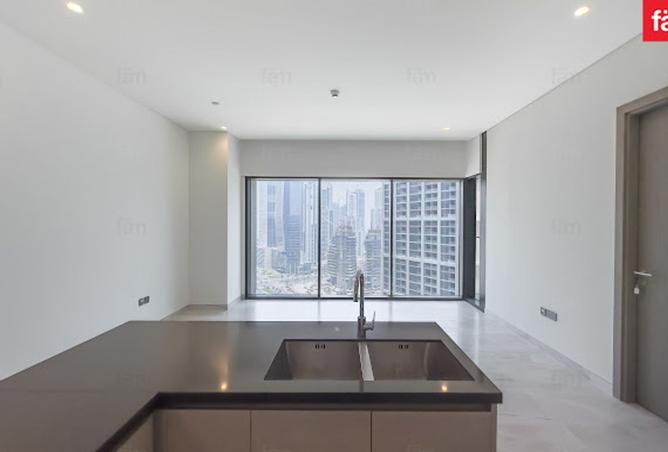 Vacant | Brand new | Burj and Canal view photo 3