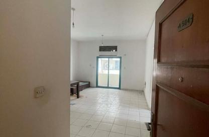 Apartment - 2 Bedrooms - 1 Bathroom for rent in Qasimia 10 building - Al Mahatta - Al Qasimia - Sharjah