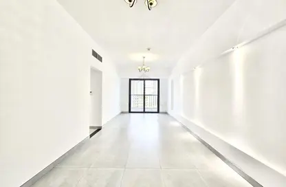 Apartment - 2 Bedrooms - 2 Bathrooms for rent in Al Zarooni - Al Mamzar - Deira - Dubai