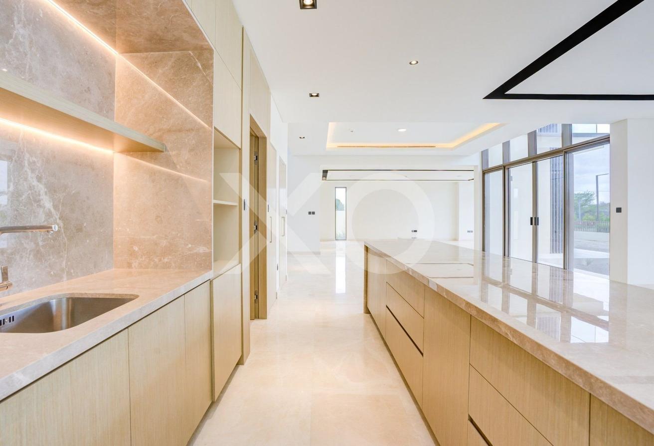 New 5BR Villa Near Schools photo 9