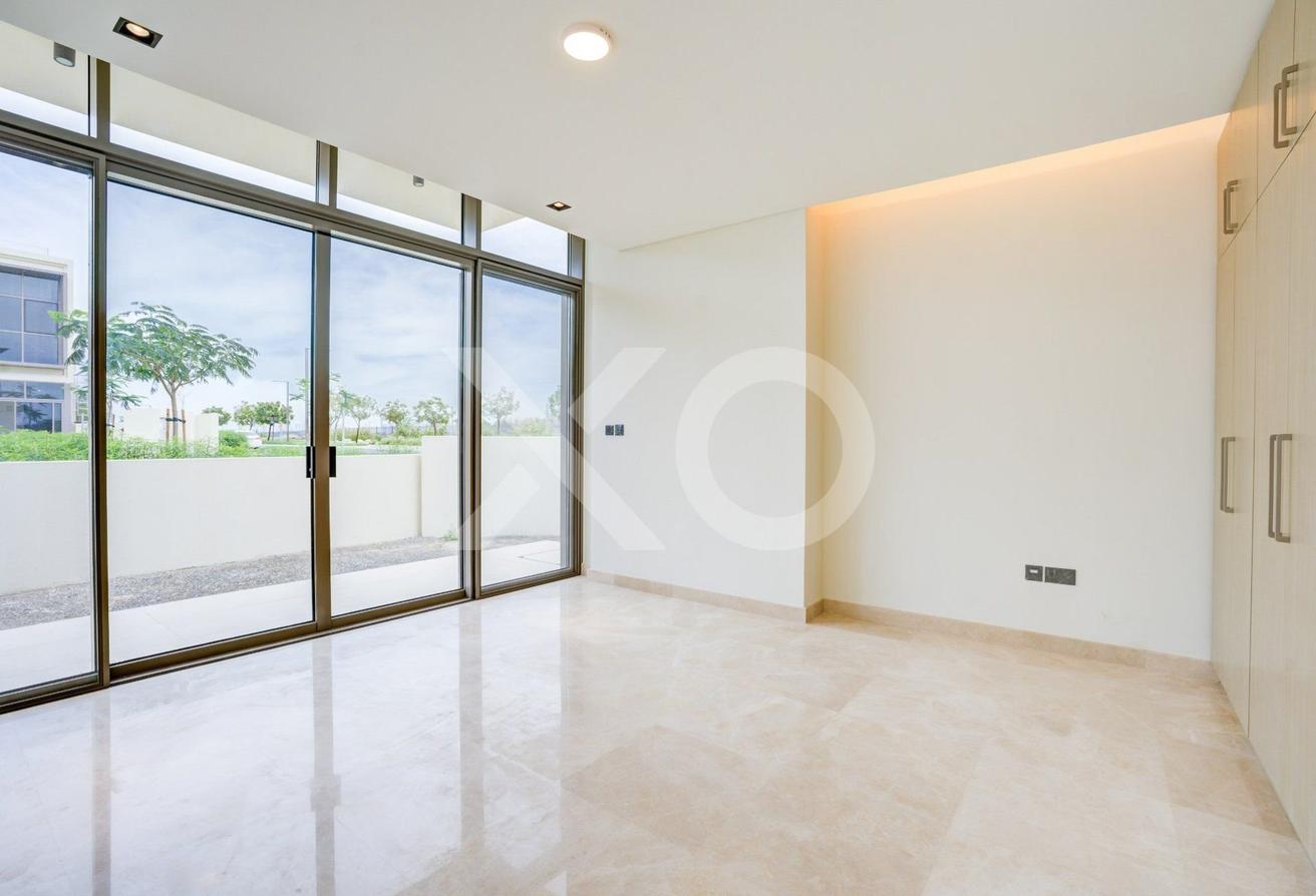 New 5BR Villa Near Schools photo 5