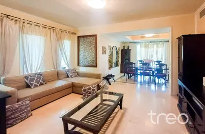 فيلا - 3 غرف نوم - 4 حمامات للبيع في الينابيع 11 - الينابيع - دبي