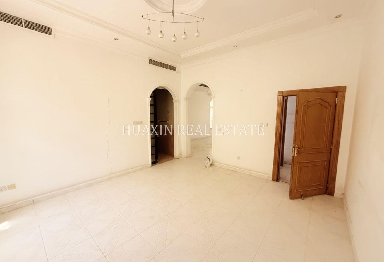 Independent Villa | New Kitchen | Very Spacious . photo 4