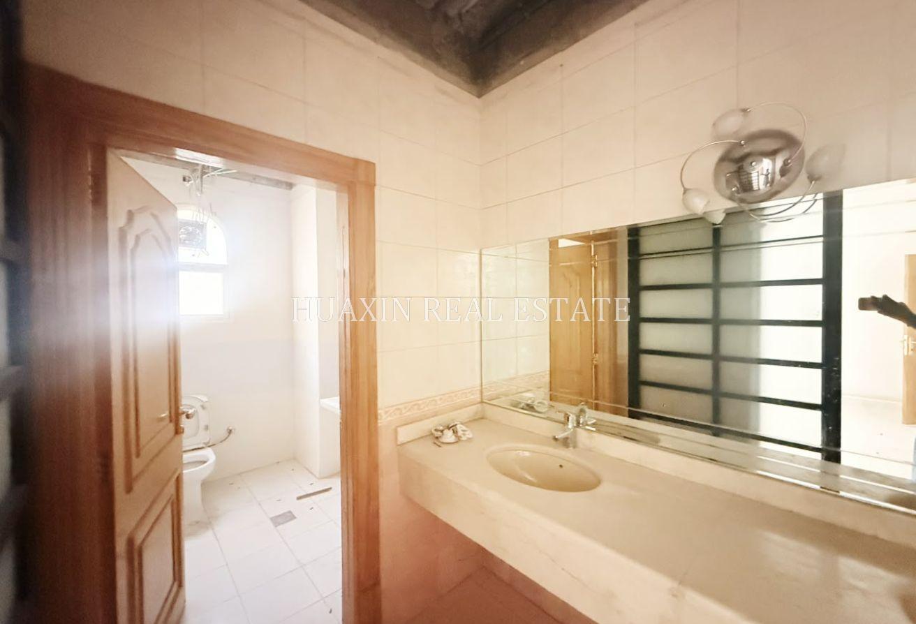 Independent Villa | New Kitchen | Very Spacious . photo 5