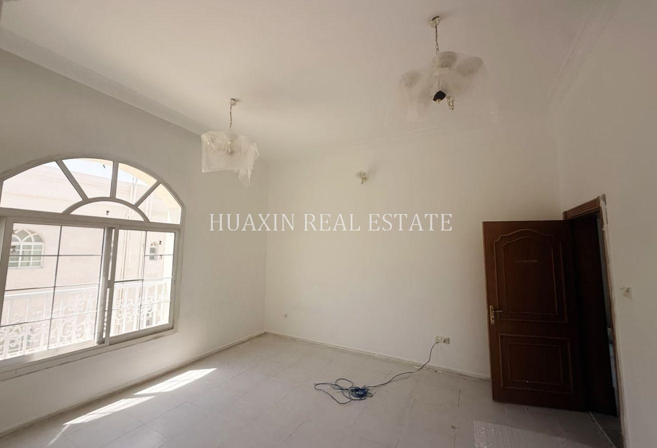 Independent Villa | New Kitchen | Very Spacious . photo 8