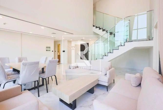 5-bed penthouse · Furnished · Sea view