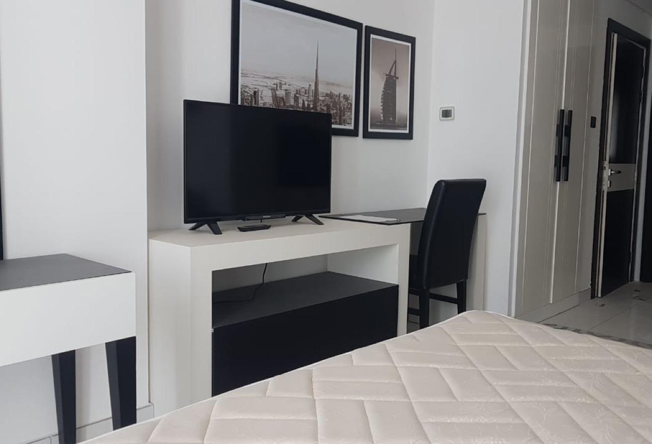 Fully Furnished | Spacious Layout | 4 cheques photo 10