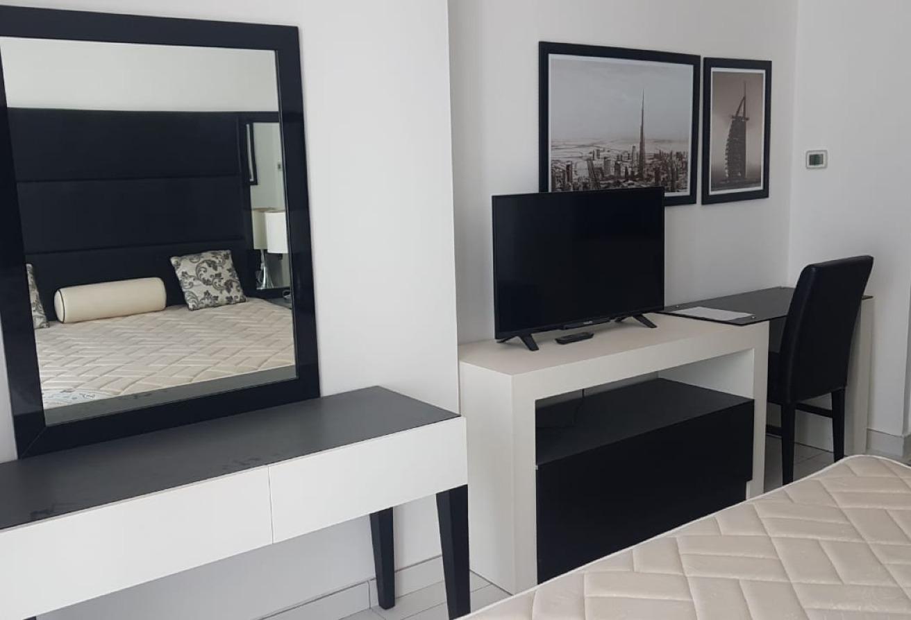 Fully Furnished | Spacious Layout | 4 cheques photo 7