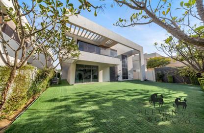 Villa - 5 Bedrooms - 6 Bathrooms for sale in West Yas - Yas Island - Abu Dhabi