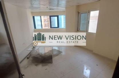 Apartment - 2 Bedrooms - 1 Bathroom for rent in Ali Mousa Tower 1 - Al Majaz 2 - Al Majaz - Sharjah
