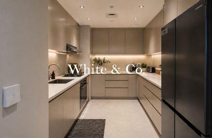 Apartment - 3 - 5 for sale in Banyan Tree Residences Hillside Dubai - Jumeirah Lake Towers - Dubai