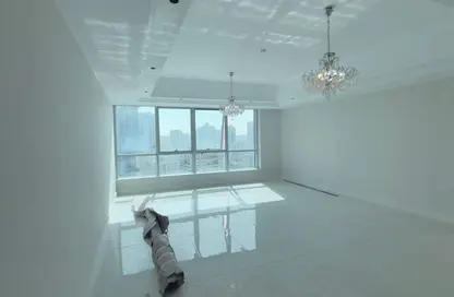 شقة - 2 غرف نوم - 4 حمامات للبيع في المجاز 3 - المجاز - الشارقة