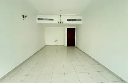 شقة - 2 غرف نوم - 3 حمامات للايجار في التعاون - الشارقة